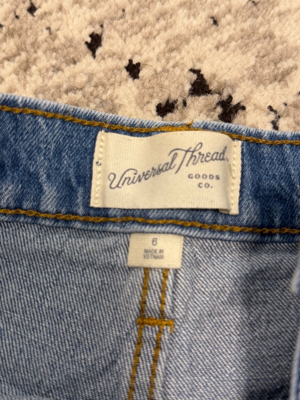 Target Universal Thread High Waisted Shorts - Picture 3 of 3